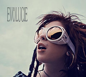 Obrázek pro článek Nové album skupiny Lucie - EvoLucie nyní vychází na CD