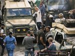 2/11  - 13 hodin: Tajní vojáci z Benghází (2016) - Michael Bay z natáčení